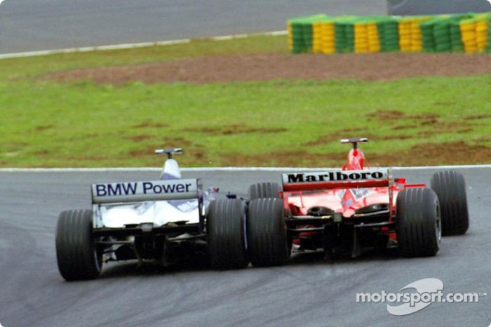 Juan Pablo Montoya, Michael Schumacher y Jos Verstappen en Brasil 2001