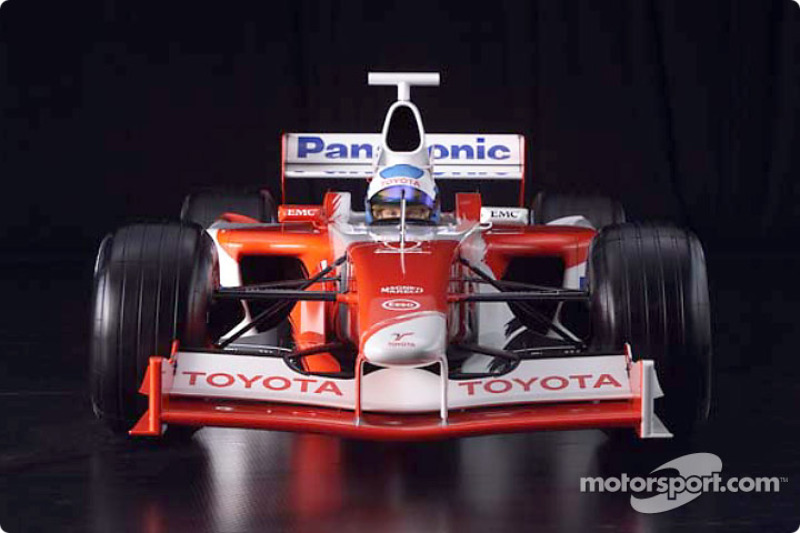 Mika Salo in the 2001 Toyota Formula 1 TF102