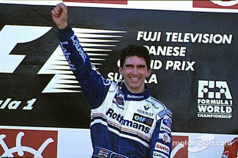 1996: A la tercera... Hill lo consigue