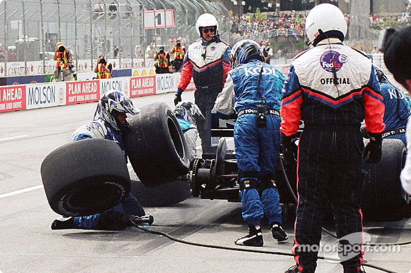 Arrêt au stand pour Paul Tracy