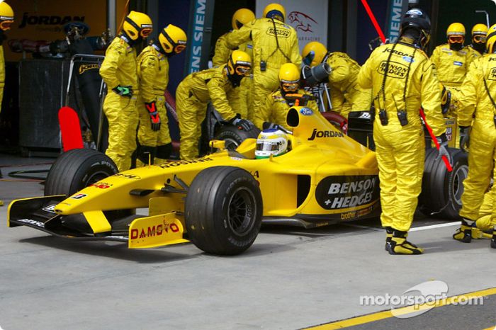 Parada en pits para Giancarlo Fisichella