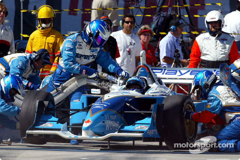 Arrêt au stand pour Paul Tracy