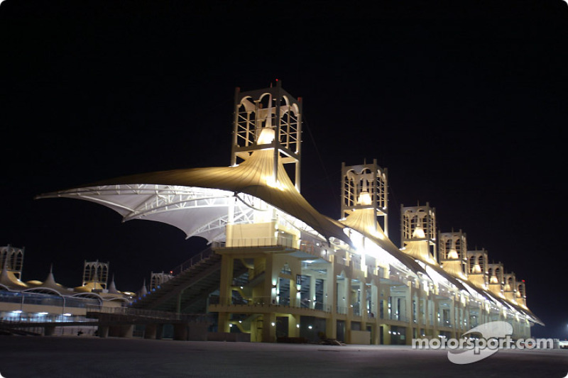 Circuito internacional de Bahrein por la noche