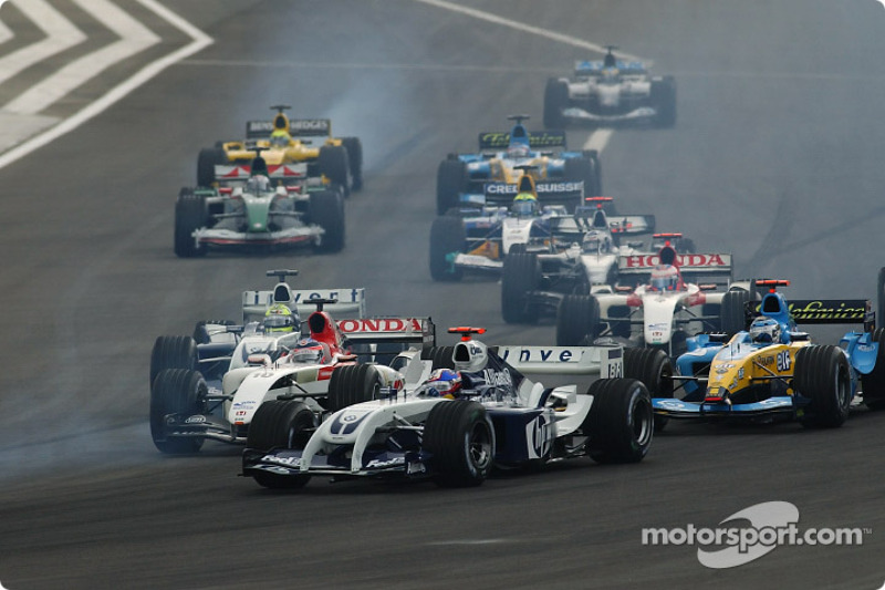 Start: Juan Pablo Montoya, Williams FW26; Takuma Sato, BAR 006; Jarno Trulli, Renault R24