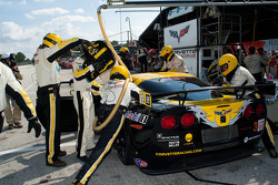 Pitstop #3 Corvette Racing Chevrolet Corvette ZR1: Jan Magnussen, Johnny O'Connell