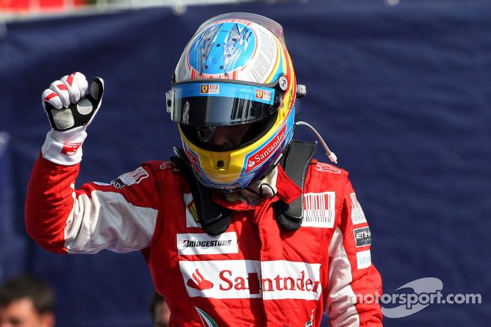 Ganador de la carrera Fernando Alonso, Scuderia Ferrari celebra