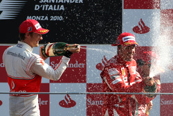 Podium: race winnaar Fernando Alonso, Scuderia Ferrari, 2de Jenson Button, McLaren Mercedes, 3de Fel