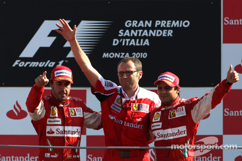 Podium: race winner Fernando Alonso, Scuderia Ferrari, third place Felipe Massa, Scuderia Ferrari