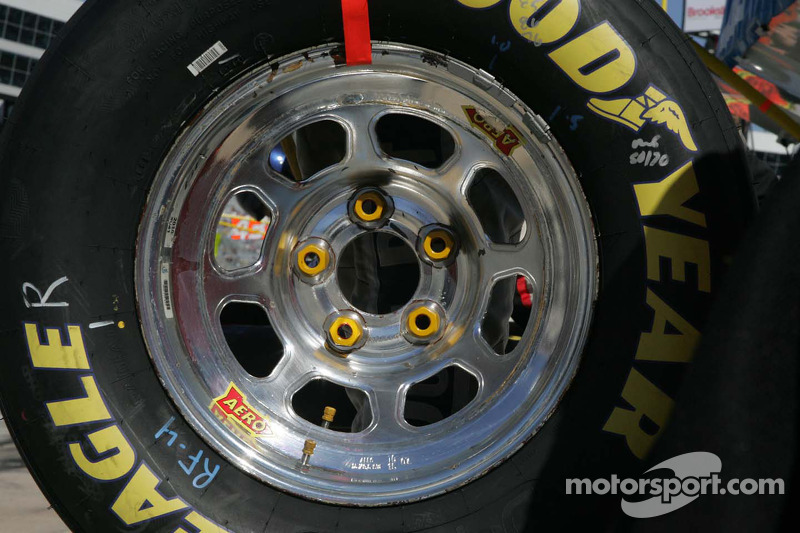Detail of lug nuts glued onto the rim at Texas II