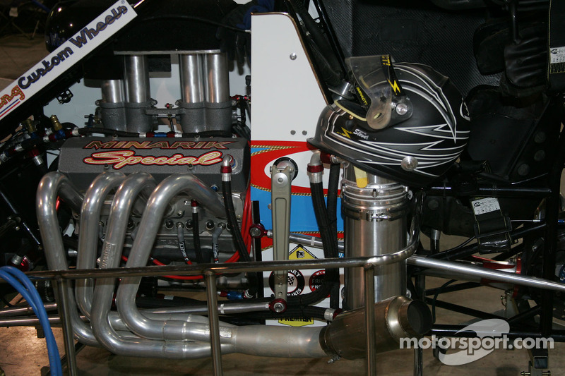 Busti alli porn pics Chilli bowl midget engines