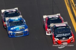 Kyle Bush, Joe Gibbs Racing Toyota, Joey Logano, Joe Gibbs Racing Toyota, Tony Stewart, Kevin Harvick Inc. Chevrolet, Clint Bowyer, Kevin Harvick Inc. Chevrolet