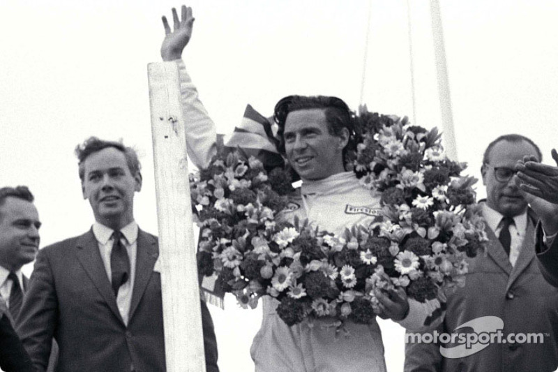 9º Jim Clark (25 victorias)