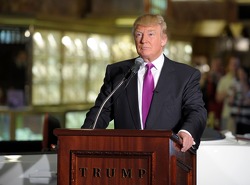 Donald Trump et la Chevrolet Camaro SS, qu'il pilotera aux 500 Miles d'Indianapolis