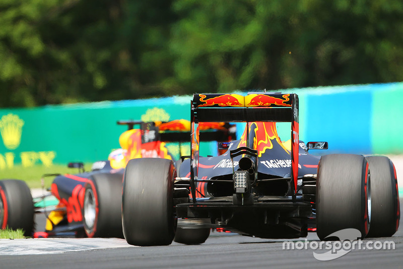 Daniel Ricciardo, Red Bull Racing RB12 ve Max Verstappen, Red Bull Racing RB12