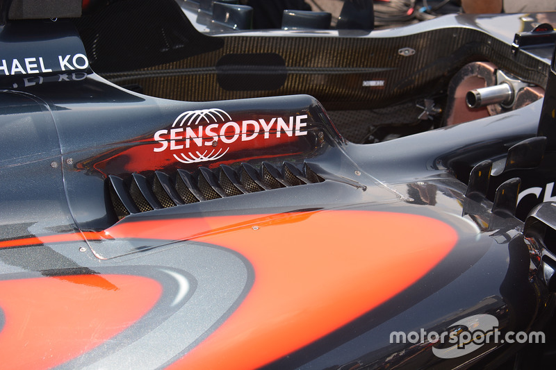 McLaren MP4-31 detail