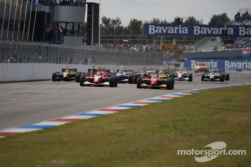 Start: Justin Wilson und Sébastien Bourdais kämpfen um die Führung