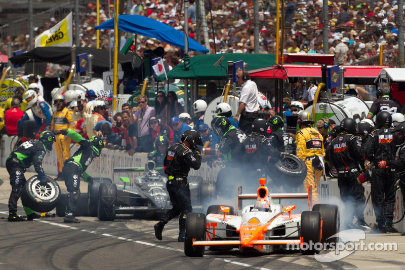 2011: Pitstop Dan Wheldon, Bryan Herta Autosport with Curb / Agajanian