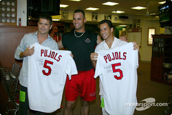Visit at a St. Louis Cardinals baseball game: Gil de Ferran and Helio Castroneves with player Pujols