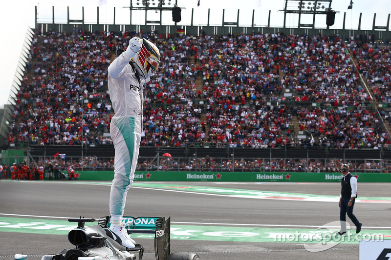 Victoria para Hamilton