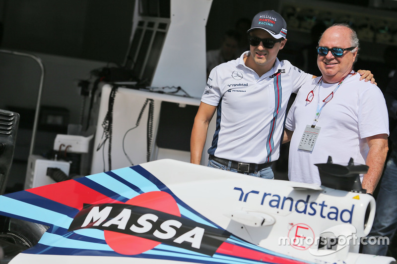 Felipe Massa con una decoración especial en el Williams FW38 por su retirada de la F1