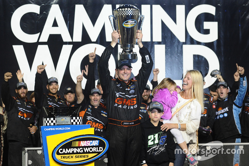 Johnny Sauter terminou a etapa de Homestead-Miami em segundo lugar e garantiu o título da NASCAR Truck Series.