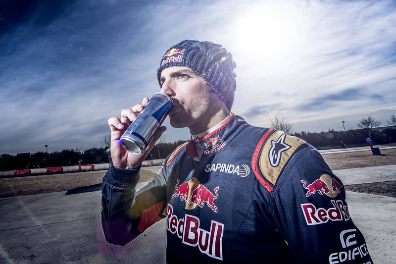 Carlos Sainz Jr., Scuderia Toro Rosso entrenando en el circuito de karting de Recas (Toledo)