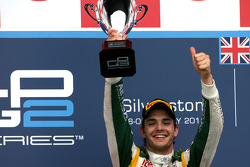 Pódio: vencedor Jules Bianchi, Lotus ART