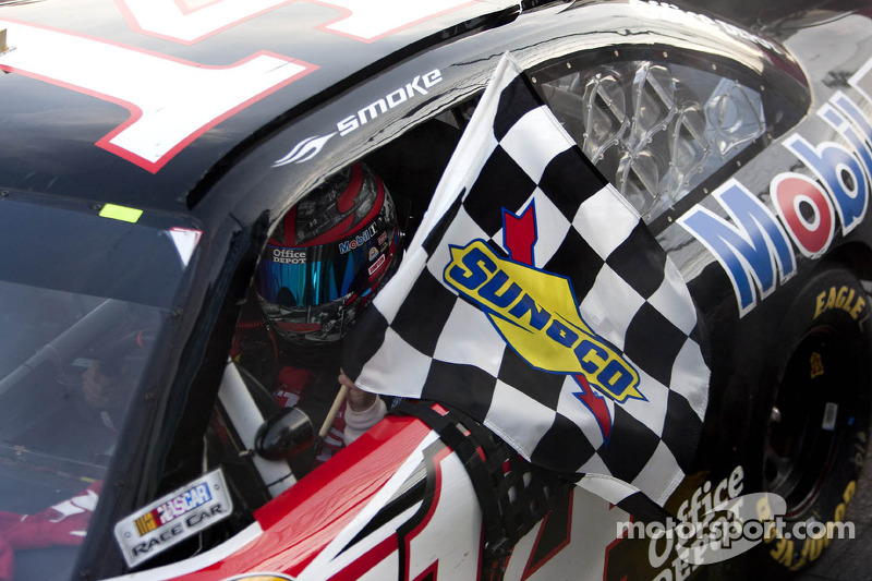 2011, Martinsville 2: Tony Stewart (Stewart/Haas-Chevrolet)