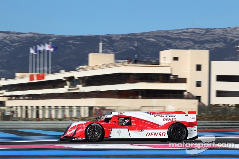 Alexander Wurz prueba el Toyota Hybrid TS030