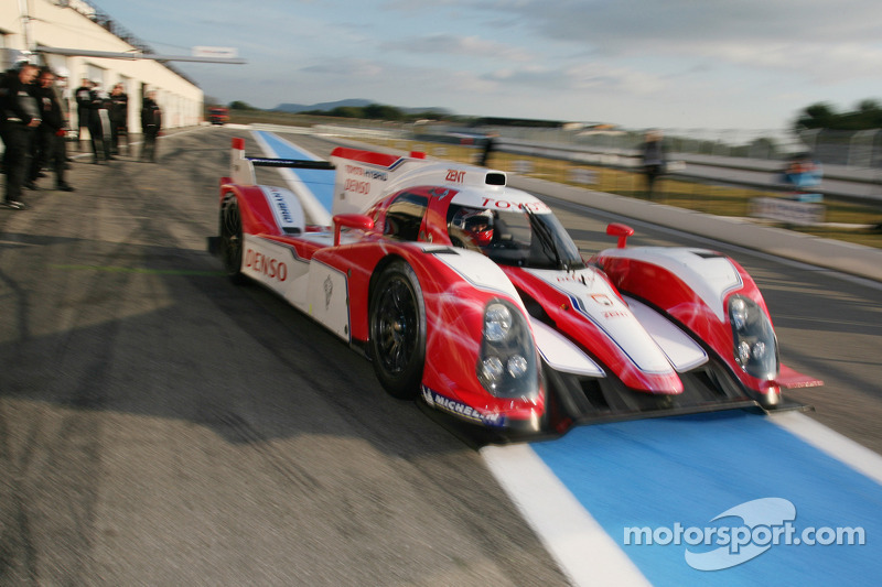 Kazuki Nakajima au volant de la Toyota TS030 Hybrid