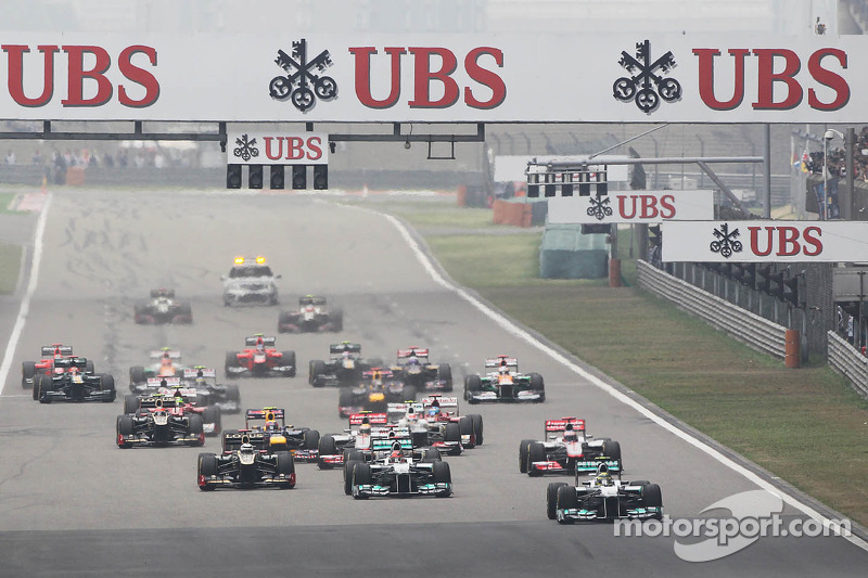 Nico Rosberg, Mercedes AMG F1 lidera al inicio de la carrera