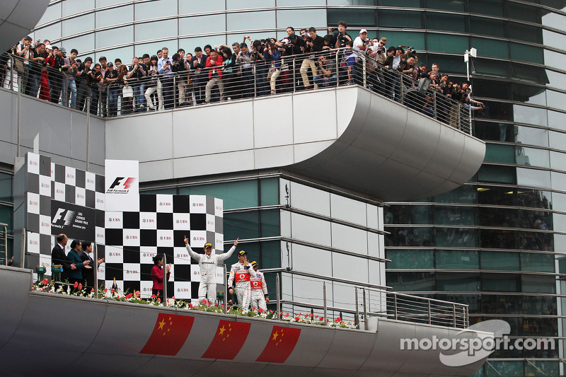 Podio: ganador de la carrera Nico Rosberg, Mercedes AMG F1