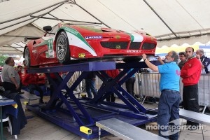 #71 AF Corse Ferrari 458 Italia: Andrea Bertolini, Olivier Beretta, Marco Cioci