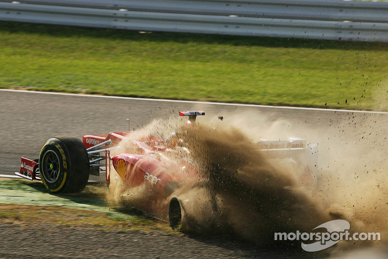 Fernando Alonso, Ferrari crash bij de start