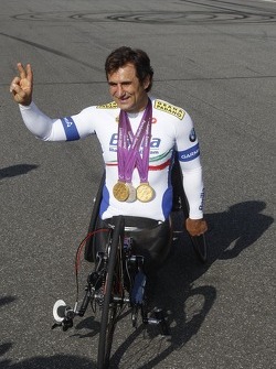 Alex Zanardi mit seinem Handfahrrad