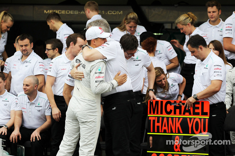 Michael Schumacher, Mercedes AMG F1 and Ross Brawn, Mercedes AMG F1 Team Principal at a team photograph