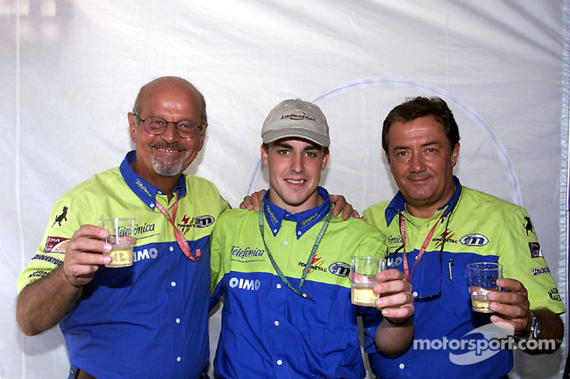 The Minardi-Fondmetal team celebrates 250 Grand Prix with a young Fernando Alonso