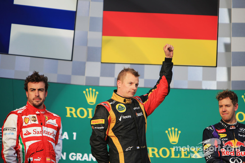 El podio, Ferrari, segundo; Kimi Raikkonen, Lotus F1 Team, Ganador, Sebastian Vettel, Red Bull 