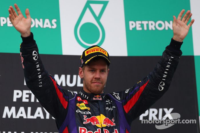 Podio: ganador de la carrera Sebastian Vettel, Red Bull Racing. Mark Webber, Red Bull Racing el segu