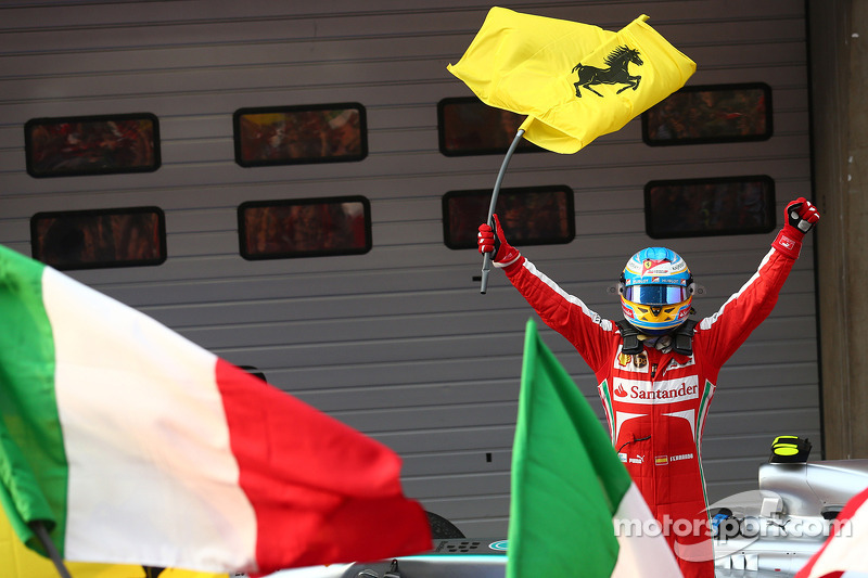 Ganador de la carrera Fernando Alonso, Ferrari