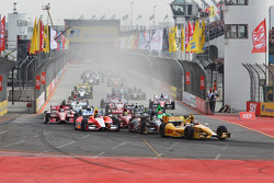 Start: Ryan Hunter-Reay, Andretti Autosport Chevrolet op kop
