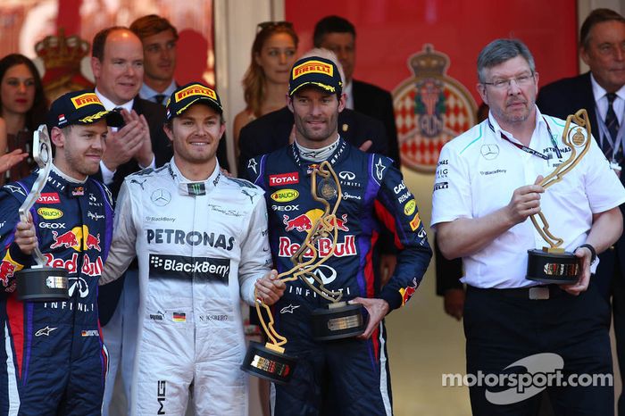1er lugar de Nico Rosberg, Mercedes AMG F1 W04, 2 º puesto Sebastian Vettel, Red Bull Racing y 3 º Mark Webber, Red Bull Racing y Ross Brawn, director del equipo Mercedes AMG F1