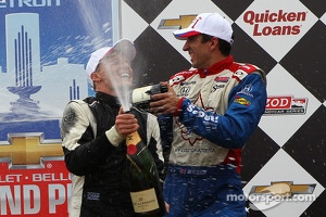 Race winner Mike Conway, Dale Coyne Racing Honda, third place Justin Wilson, Dale Coyne Racing Honda