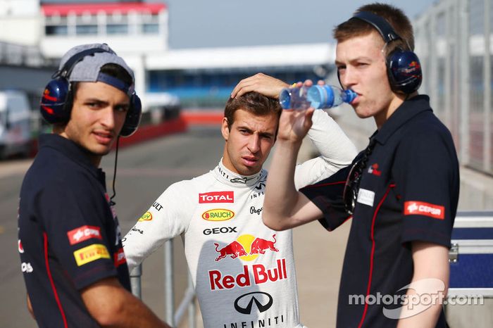 Carlos Sainz Jr., Scuderia Toro Rosso piloto de prueba, Antonio Félix da Costa, Red Bull Racing piloto de prueba y Daniil Kvyat, Scuderia Toro Rosso piloto de prueba