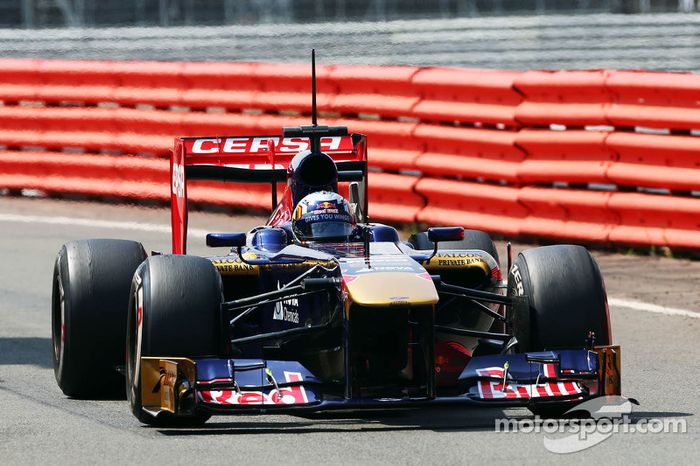 Carlos Sainz Jr., Scuderia Toro Rosso STR8 Test Pilotu
