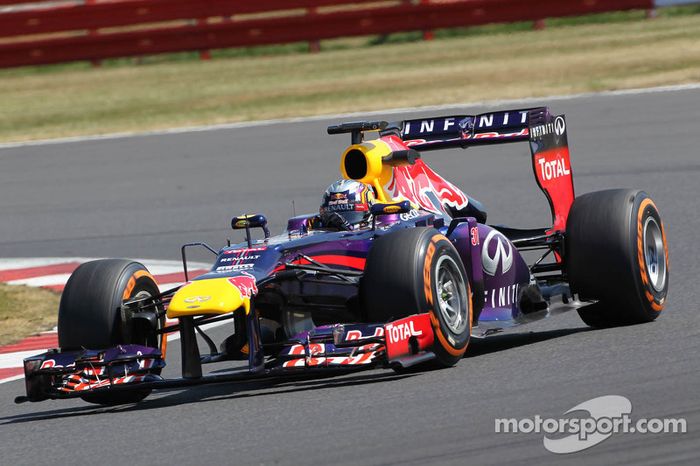 Carlos Sainz Jr., Red Bull Racing RB9 Test Pilotu