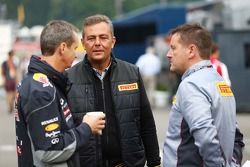 Mario Isola, Pirelli Racing Manager, with Paul Hembery, Pirelli Motorsport Director