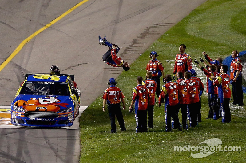 Race winner Carl Edwards, Roush Fenway Racing Ford