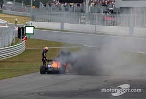 Mark Webber, Red Bull Racing in trouble