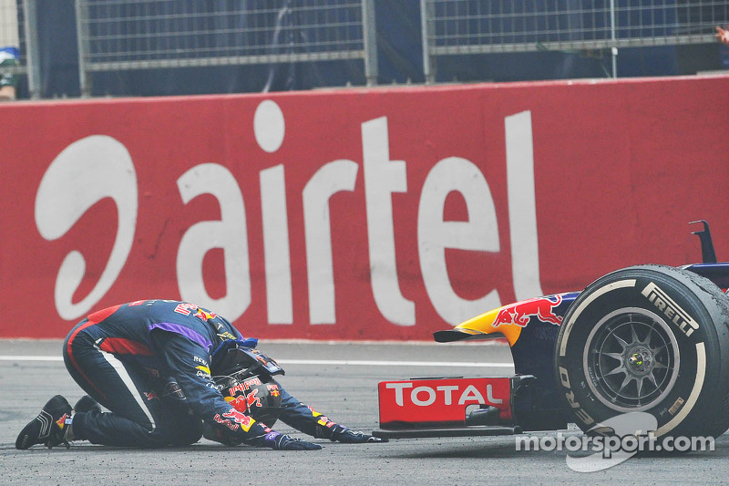 Ganador de la carrera y Campeón del Mundo Sebastian Vettel, Red Bull Racing RB9 celebra al final de 